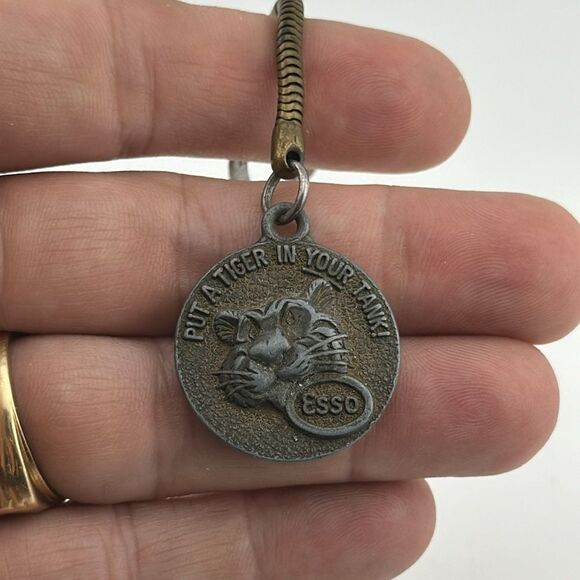 Vintage Esso key chain - Picture 2 of 2